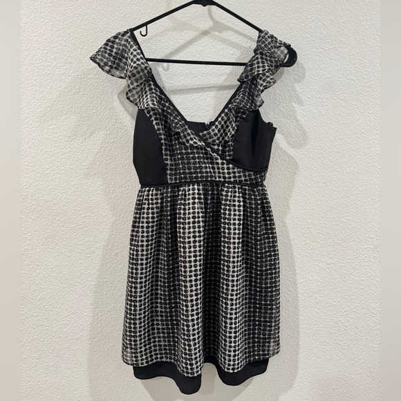 BCBGGeneration Y2K Babydoll Abstract Polka Dot Black Grey Mini Dress Size 0 - Picture 1 of 16